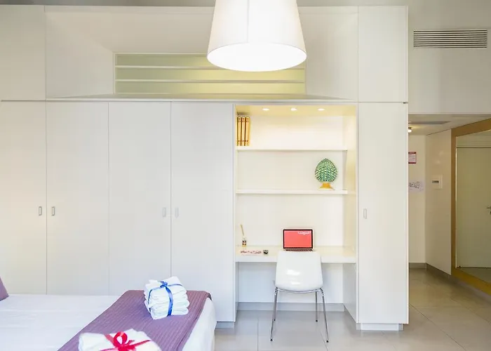 Napolart 4* נאפולי