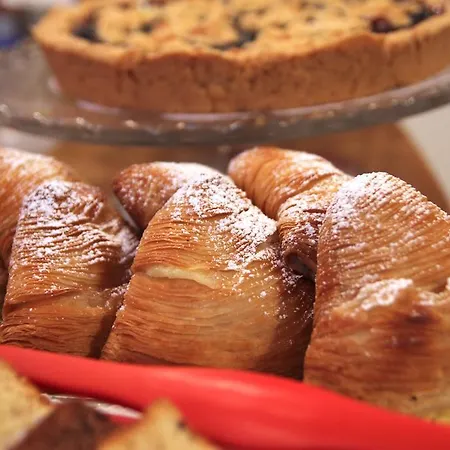 ベッド・アンド・ブレックファスト ナポラート 4*