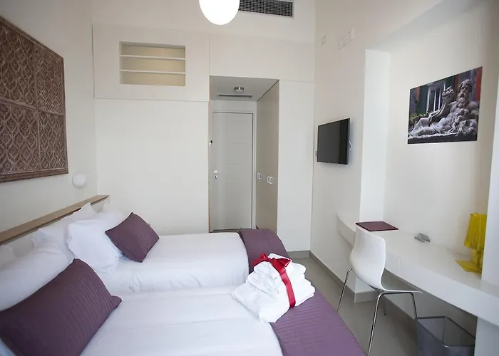 Napolart Bed and Breakfast 4*