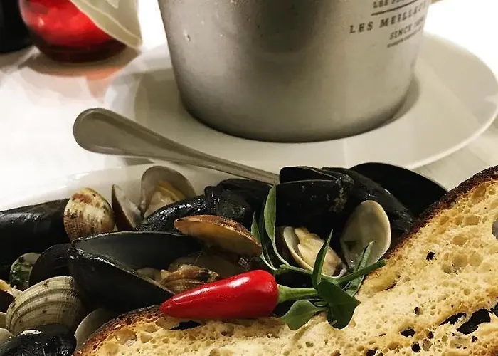 Napolart Bed and Breakfast 4*