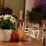 Bed & Breakfast Napolart 4*